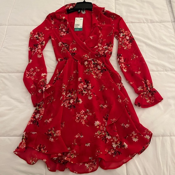 NEW WITH TAGS Red Floral Dress - Picture 5 of 5